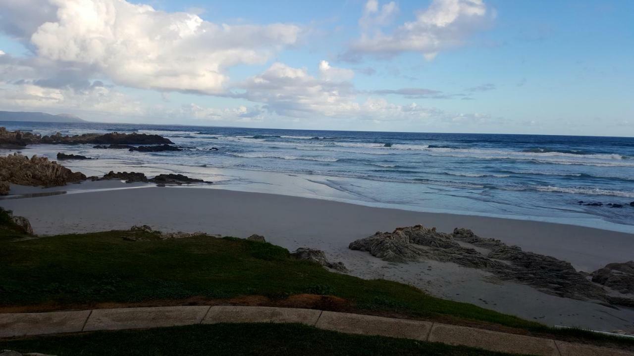 Troon Beach Cottage Hermanus Eksteriør billede