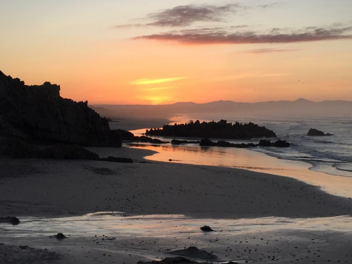 Troon Beach Cottage Hermanus Eksteriør billede
